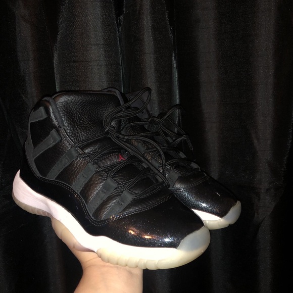 Retro 11 - Picture 2 of 3